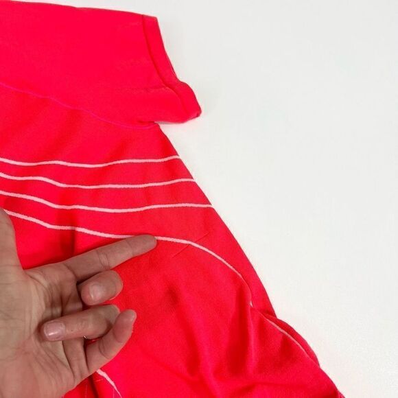 Athleta Finish Fast Line Tee Women's Small Red Stretch Short Sleeve Workout Shir - Picture 7 of 9